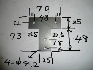 鉄 3.2mm厚 70mmx73mm　4-Φ4.2 T型プレート 11枚