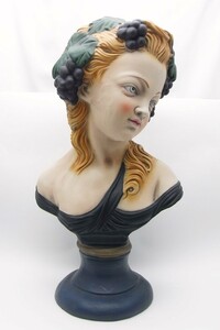 23-H-281　イタリア製　胸像　女性 少女　葡萄 ブドウ　塗装 カラー　陶器　置物　銘なし　H41cm　インテリア オブジェ　輸入雑貨　保管品