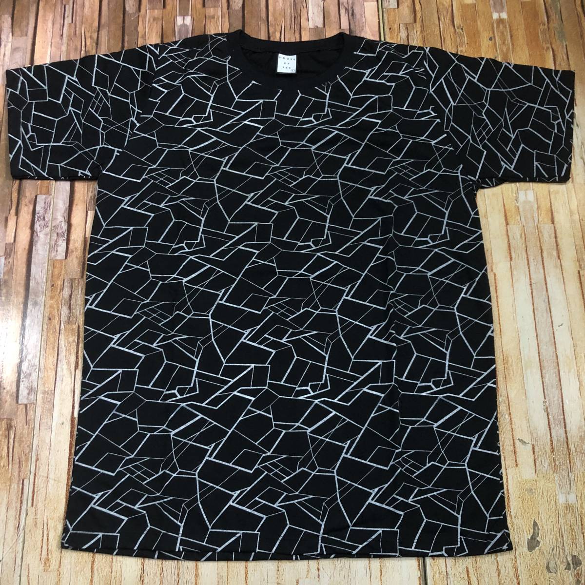 Brand new, Buy it now, Click post shipping, 'HOUSE OF TEE' from Bangkok, hand-drawn geometric pattern-like monochrome allover print T-shirt, black, M, M size, round neck, patterned