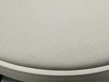 ○ E) steelcase 昇降スツール ターンストーン バランスチェア ホワイト turnstone ミーティングチェア スチールケース_画像5