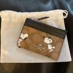 ラスト１品　COACH　コーチ 　パスケース スヌーピー　PEANUTS　SNOOPY　未使用 再入荷