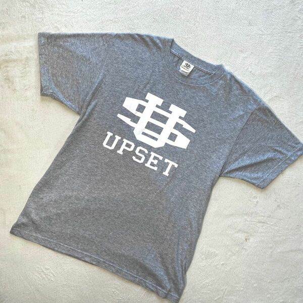 【UPSET】アップセット 半袖 Tシャツ[L] /古着/メンズ/グレー/