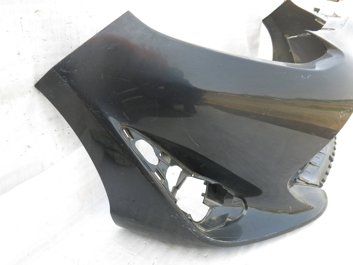 NHP10アクア後期 純正フロントバンパー52119-52A60 . NHP10アクア後期 純正フロントバンパー52119-52A60 .