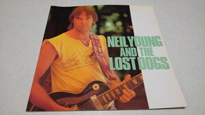 □　ニール・ヤング 1989ツアーパンフレット　NEIL YOUNG AND THE LOST DOGS　※管理番号 pa1473