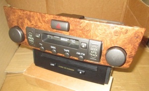  Toyota /TOYOTA UCF30 Celsior 6 полосный CD changer & кассета панель под дерево P5811 б/у 