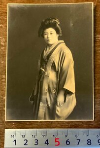RR－2505 ■送料無料■ 女性 美人 美女 着物 和服 和装 振袖 帯締め 帯 日本髪 かんざし 記念写真 写真 古写真 印刷物 レトロ/くKAら