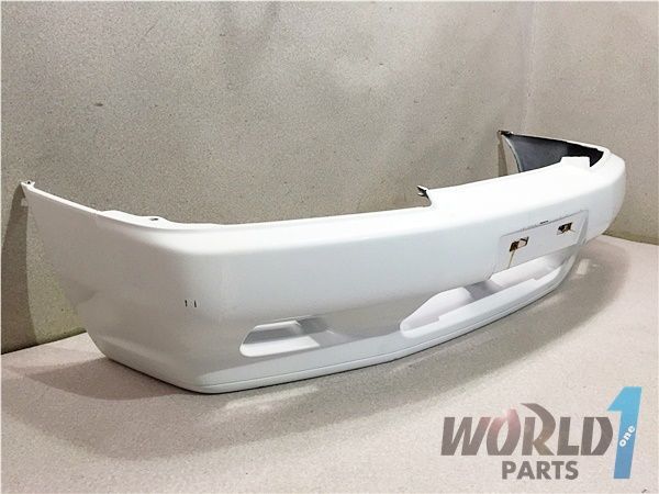2021人気No.1の r32スカイライン純正フロントバンパー美品