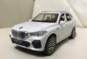 BMW X5 1/32ダイキャストモデルプルバックタイプ白