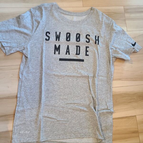 NIKE SWOOSH MADE TEE