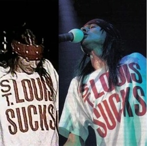 希少☆GUNS‘NROSES『ST. LOUIS SUCKS』Tシャツ USA製 BIGプリント アクセルローズ着用 ガンズアンドローゼズ Band バンドtee Vintage