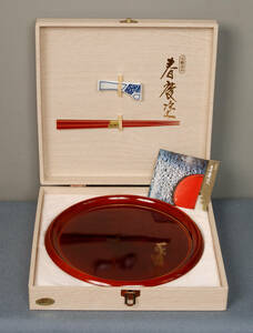 飛騨 春慶塗のお盆と箸と箸置きのセット