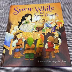 英語絵本 洋書 Snow White and the Seven Dwarfs ワールドファミリー 朗読CD 白雪姫