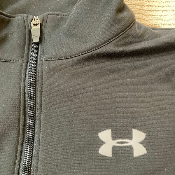 アンダーアーマー UNDER ARMOUR 上着　YXL