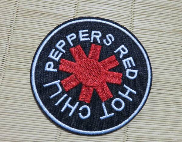 黒赤RHCP円型■激渋■レッド・ホット・チリ・ペッパーズ Red Hot Chili Peppersアメリカ　ロックバンド 刺繍ワッペン■洋服・衣類・衣服DIY