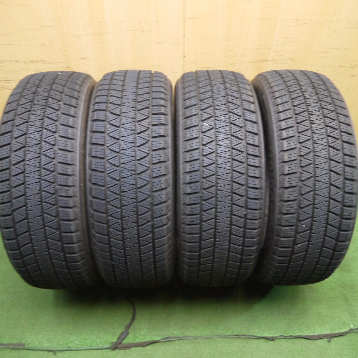 ブリヂストン ブリザック VRX3 国産 スタッドレス タイヤ 225/55R19