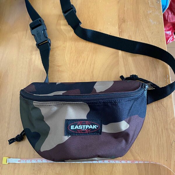 値下げ！EASTPAK☆ ボディバッグ　迷彩