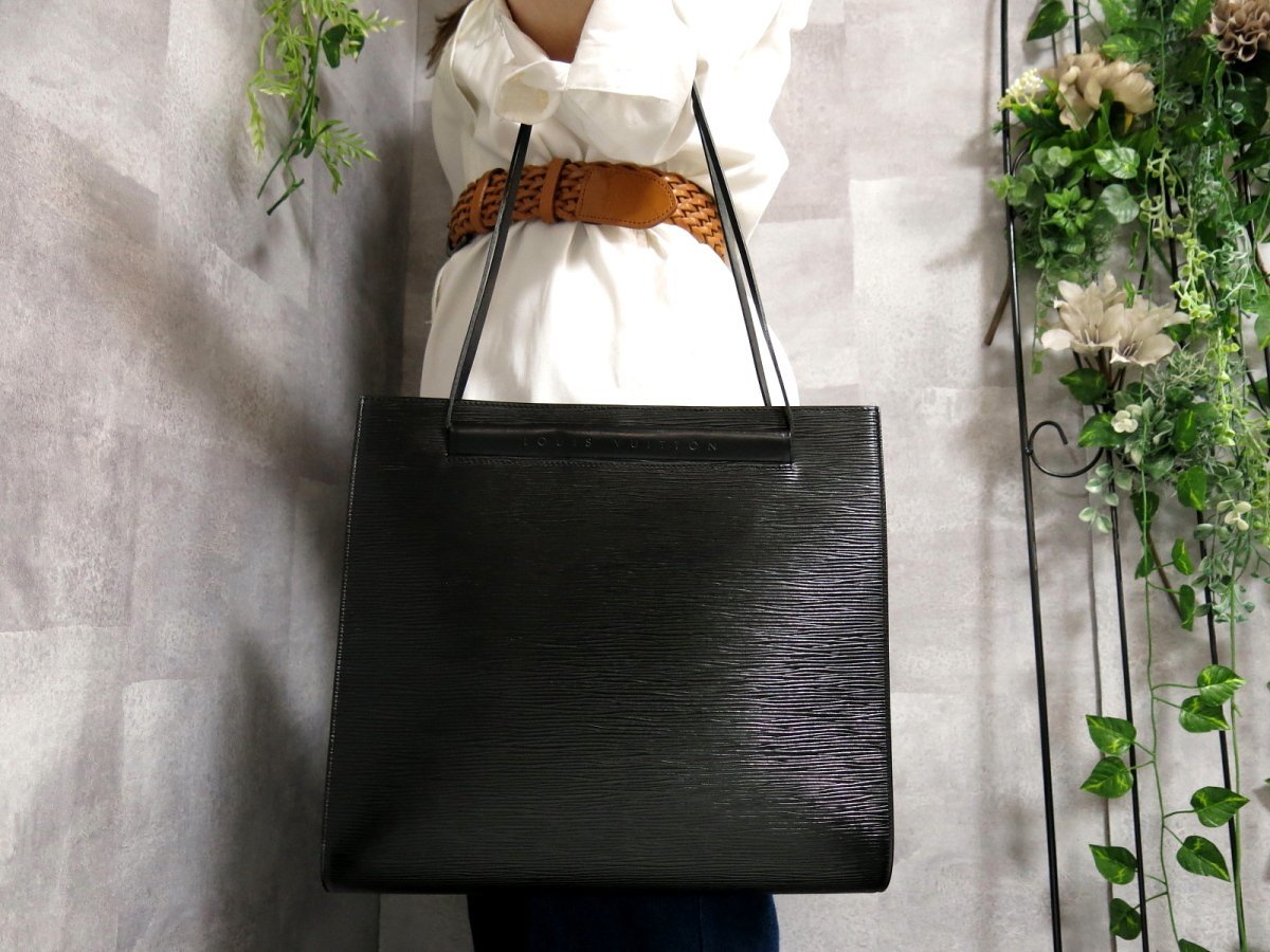 ルイヴィトン LOUIS VUITTON ショルダーバッグ M5246C サントロペ
