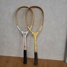 古い木製テニスラケット　KAWASAKI ビンテージ テニス ラケット 木製 2本セット アンティーク 昭和レトロ　インテリア　【140i2710】_画像2