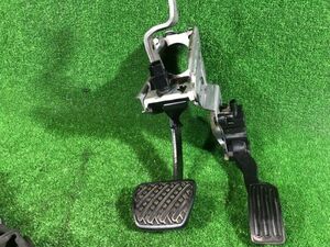 NISSAN ニッサン C25 セレナ アクセルペダル ＆ ブレーキペダル　ACCELERATOR PEDAL AND BRAKE PEDAL ID:1848