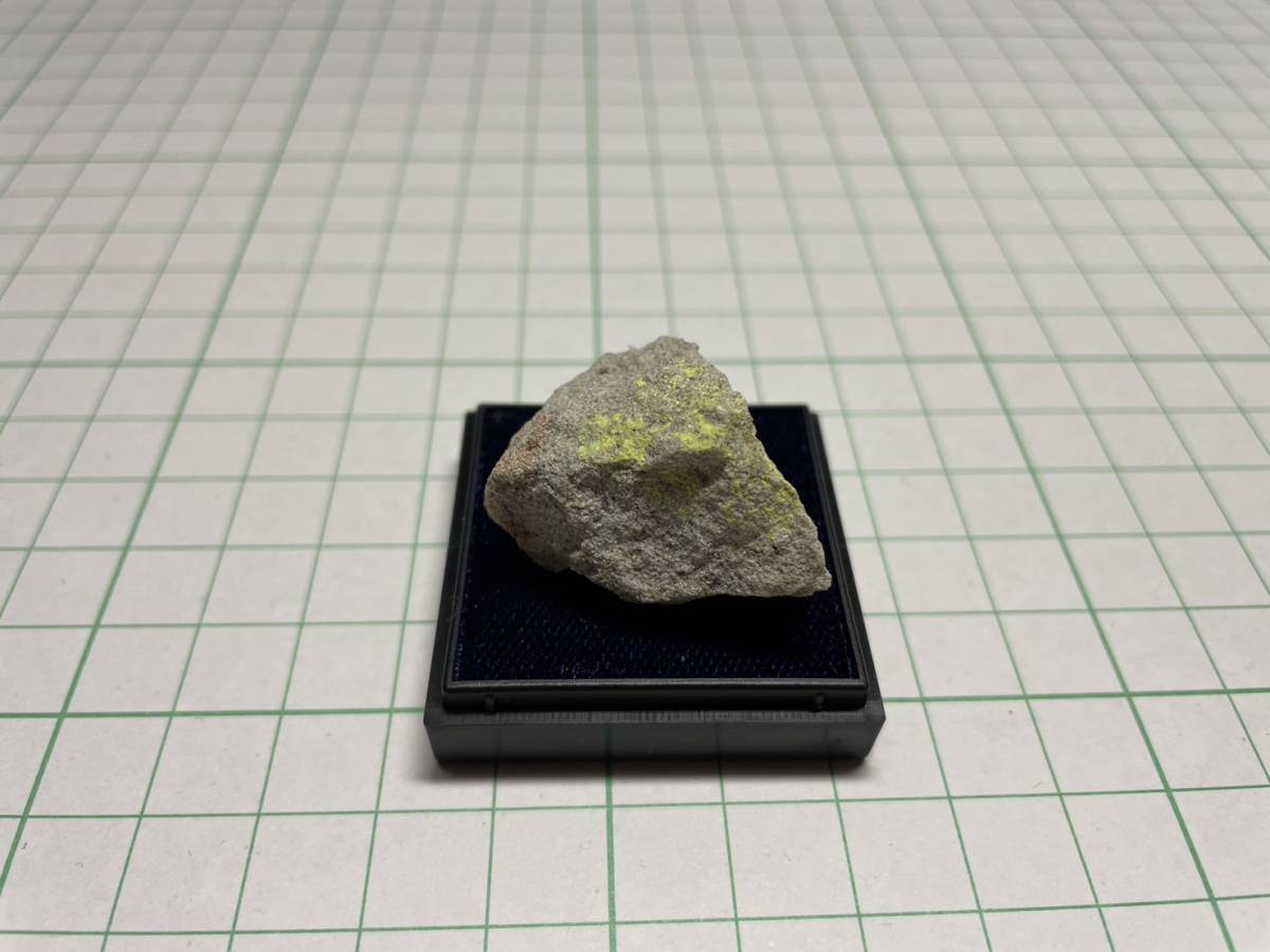 ヤフオク! -「ウラン 石」(岩石、鉱物) (科学、自然)の落札相場・落札価格