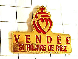 ピンバッジ・王家のシンボル十字とハート型◆フランス限定ピンズ◆レアなヴィンテージものピンバッチ