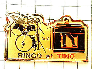  pin badge * keyboard . drama - music * France limitation pin z* rare . Vintage thing pin bachi