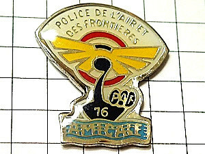  pin badge * country .. police * France limitation pin z* rare . Vintage thing pin bachi