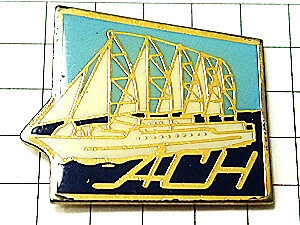  pin badge * large type boat sailing boat * France limitation pin z* rare . Vintage thing pin bachi