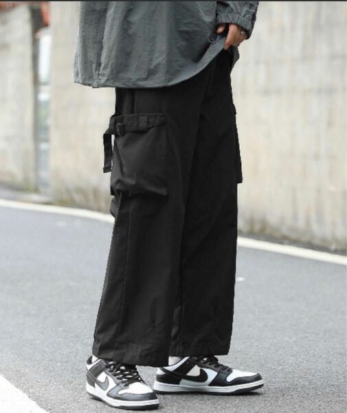 【neos -addictive design-】ワイドシルエット ベルトポケット カラー カーゴ パンツ ブラック