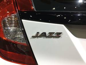 ホンダ 純正 JAZZ エンブレム 輸出仕様 HONDA ホンダ FIT フィット GK3 GK4 GK5 GK6 GP5 GP6 HONDA GENUINE 75722-T5L-T01