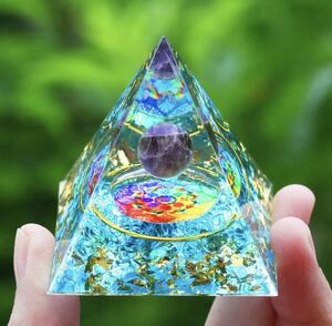 ピラミッド型装飾品 インテリア 置物 クリスタル 樹脂 ピラミッド ヒーリング 装飾品 小物 瞑想 2746