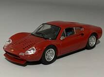 Bang 1/43 Ferrari Dino 246 GT LM Racing 1972 Red ◆ Predecessor - Dino 206 GT, Successor - Dino 308 GT4 2+2 ◆ ディノ バング 7285_画像2