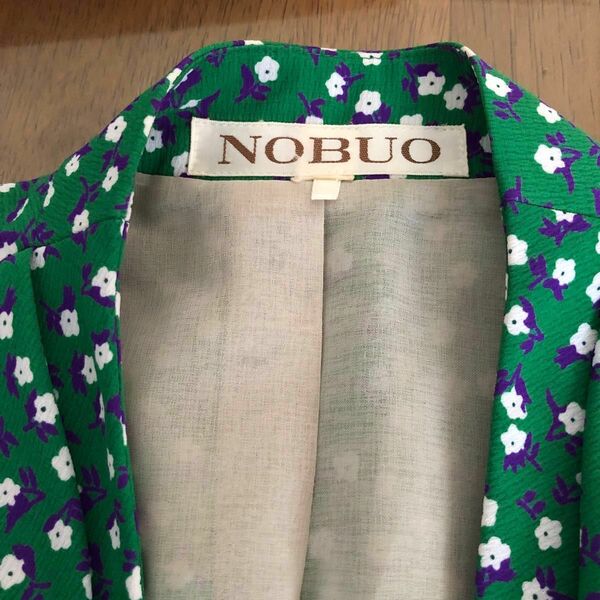 中古品　皇室御用達のデザイナーズブランド　　百貨店高級婦人服　　NOBUO 半袖　LLサイズレディーストップス