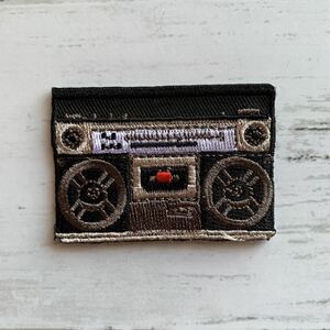 【ワッペン1枚】ラジカセ★刺繍アイロンワッペン☆入園入学新学期準備にアップリケ家電電化製品レトロ昭和