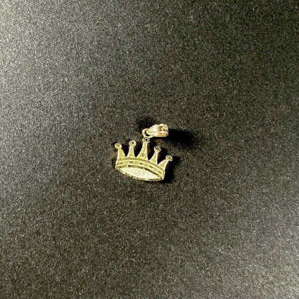 10K mighty crown necklace charm