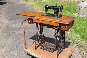  prompt decision operation goods # stepping sewing machine [PARTNER] Partner # net eyes pattern #88×42×77cm# singer manner table legs Vintage antique Showa Retro old tool 