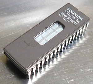 東芝 TC574000DI-150 (EPROM) [管理:KJ349]