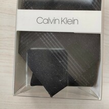 カルバンクライン（Calvin Klein)32ネクタイ新品　未使用　箱付き　未開封品付属品箱、クリアケース_画像2