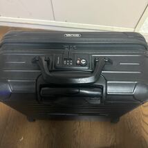 RIMOWA リモワ SALSA ビジネス トローリー サルサ 25L 廃盤　キャリーバッグ 機内持込　マットブラック　希少　2輪　エッセンシャル_画像2