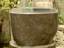 自然石の中をくり抜いた石鉢w36cm つくばい　蹲　坪庭　茶庭　庭石　0403_画像3