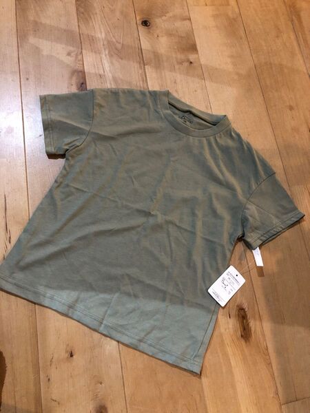 新品 Tシャツ