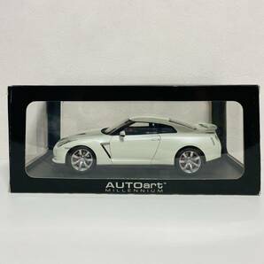 【美品】AUTOart MILLENNIUM オートアート 1/18スケール NISSAN GT-R 日産 モデルカー ミニカーの画像1