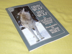 オオカミ　狼　洋書　GRAY WOLF　RED WOLF　ハイイロオオカミ　アカオオカミ　狼　グレイウルフ　レッドウルフ