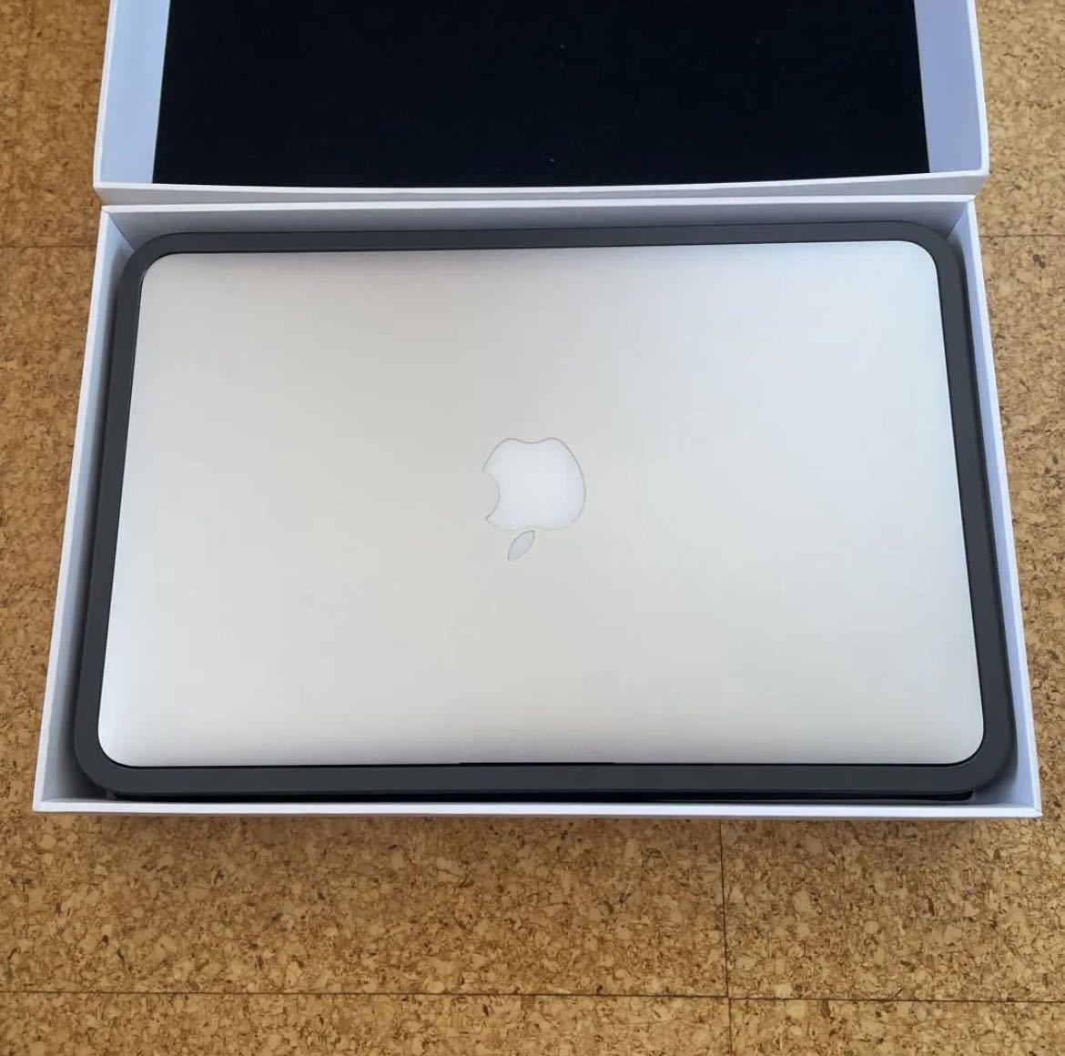 Apple MacBook Air 1600/11.6 MJVM2J/A オークション比較 - 価格.com