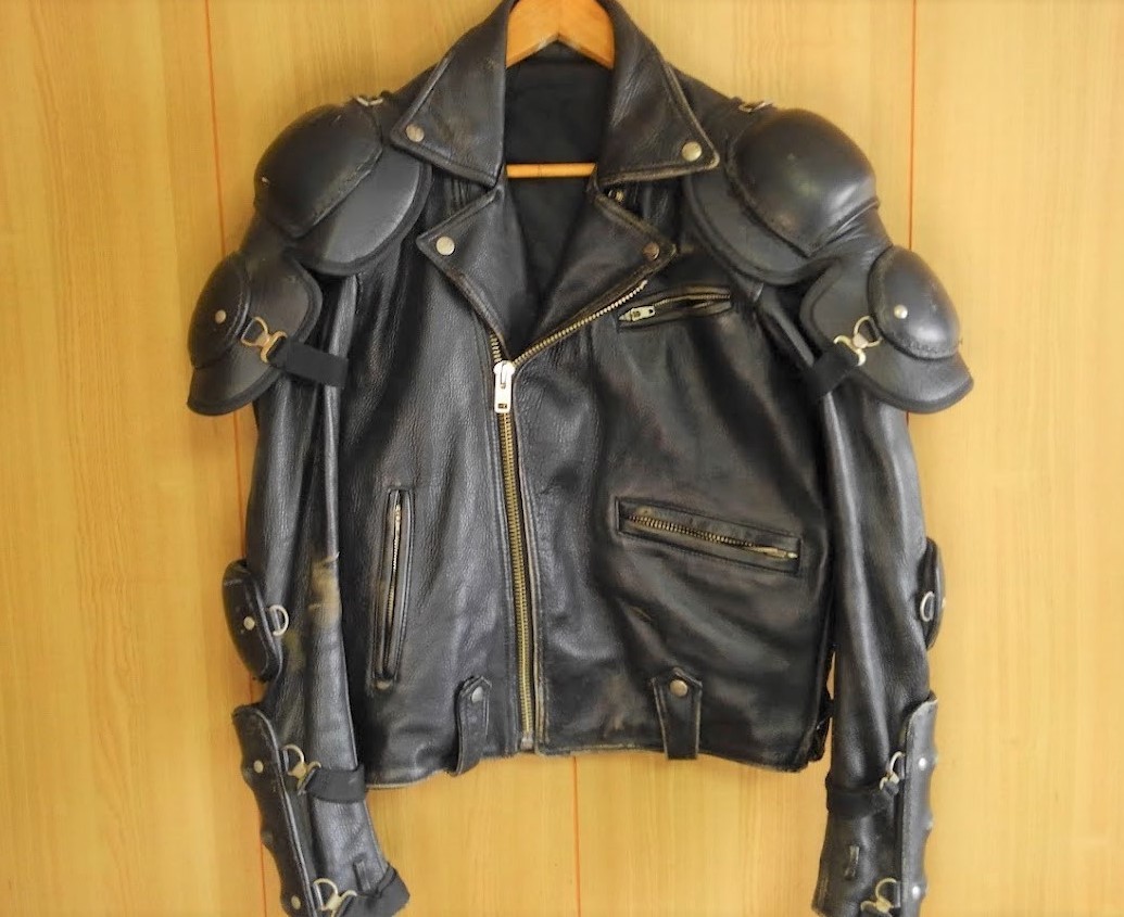 ヤフオク! -「カドヤバトルスーツ」の落札相場・落札価格