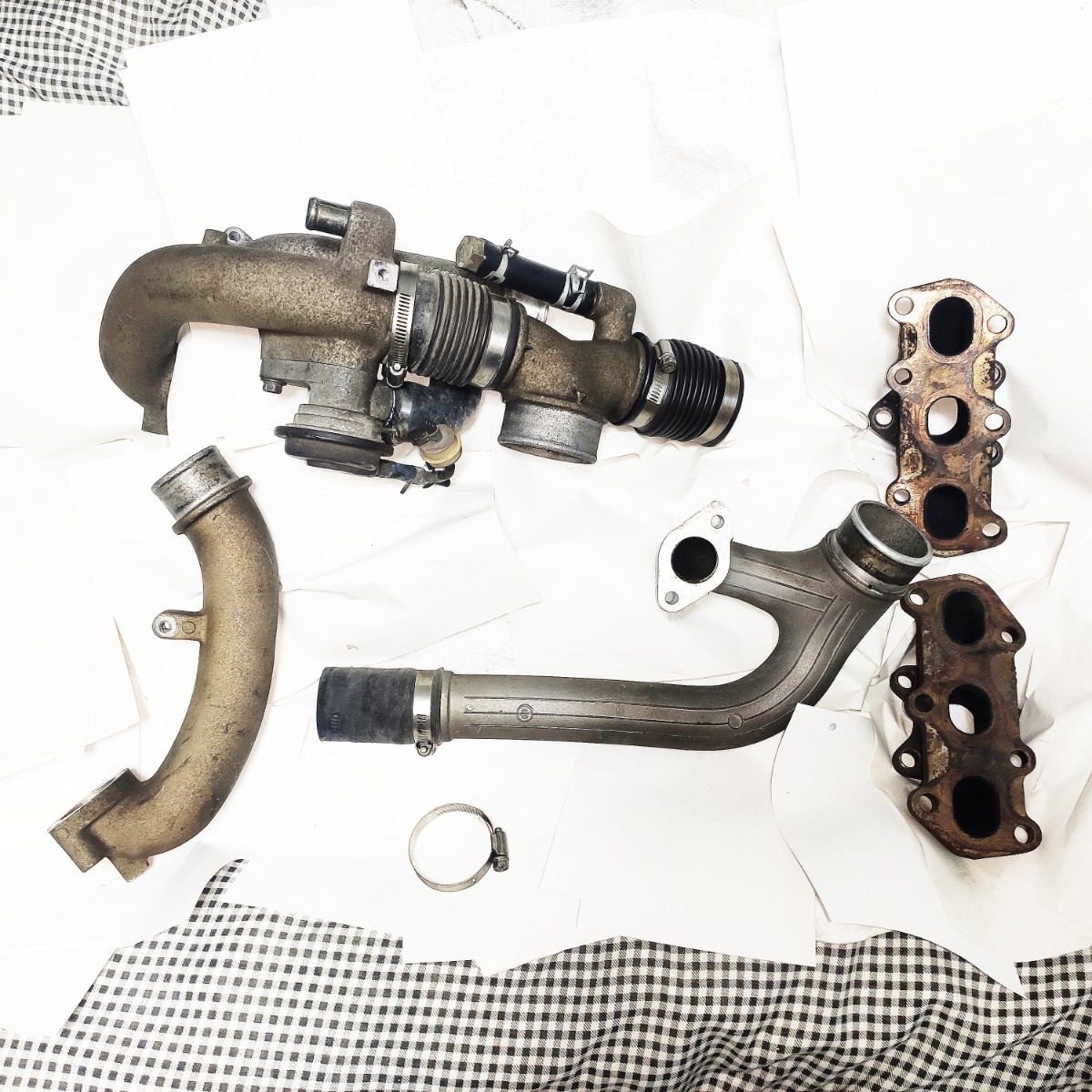 送料込み 1JZ-GTE TWINTURBO エンジンパーツ エキマニ バルブ-