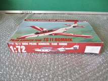 プラモデル MASTER CRAFT ポーランドの曲技飛行チーム TS11 ロンビック POLISH AEROBATIC TEAM TS11 ROMBIK 未組み立て 昔のプラモ_画像2