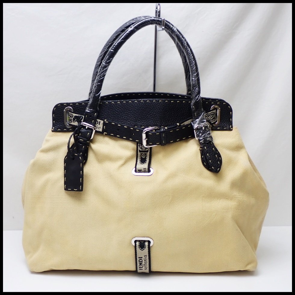 新入荷 フェンディ FENDI セレリア 定価24.2万円 未使用 シェル8P