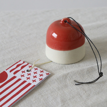 １０００円からスタート　anvai 日本の夏 優しい音色の 風鈴 呼び鈴 陶器 赤 M73A_画像2