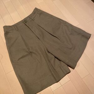 ユニクロタックハーフパンツ　woolで暖かいカーキ色EL 綺麗な品　